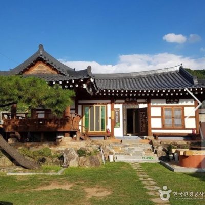Yeosu Hanok Experience Center [Korea Quality] / 여수한옥체험관 [한국관광 품질인증/Korea Quality]