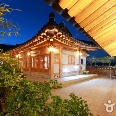Wiyeonjae Hanok Stay [Korea Quality] / 위연재 [한국관광 품질인증/Korea Quality]
